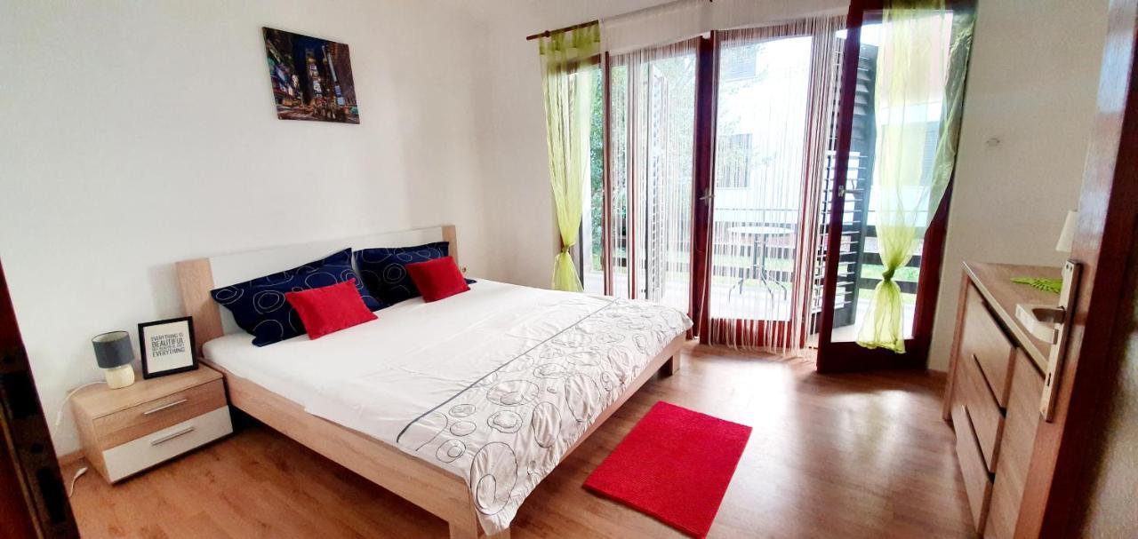 Umago Inn Екстериор снимка